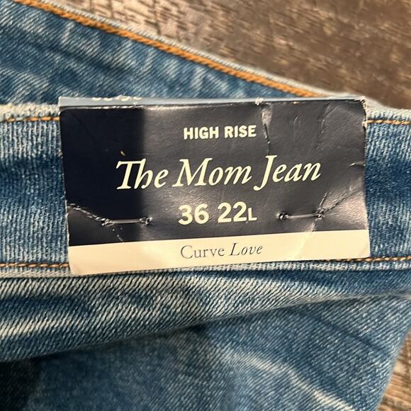 NWT Abercrombie & Fitch Women's Curve Love High Rise The Mom Jean Size 36x32 - Picture 8 of 10